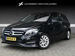 Zwart Gebruikt 2017 Mercedes B180 Ambition MPV | € 17.945 (Eerlijke prijs)