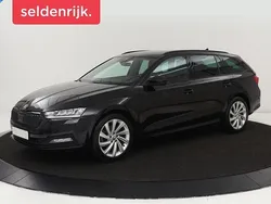 Zwart Gebruikt 2021 Skoda Octavia Sport Stationwagen | € 23.400 (Goede deal)