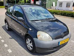 Zwart Gebruikt 2002 Toyota Yaris Hatchback | € 850 (Eerlijke prijs)