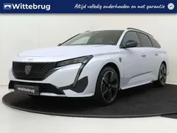 Wit, metallic lak Gebruikt 2024 Peugeot e-308 SW GT Stationwagen | € 33.925 (Eerlijke prijs)