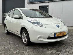 Wit Gebruikt 2013 Nissan Leaf Base Hatchback | € 5.450 (Eerlijke prijs)