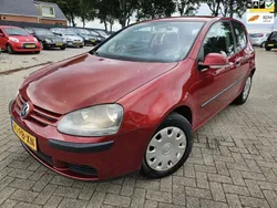Rood, metallic lak Gebruikt 2004 VW Golf IV Trendline Hatchback | € 1.250 (Eerlijke prijs)