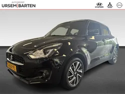 Zwart Gebruikt 2023 Suzuki Swift Style Hatchback | € 17.730 (Eerlijke prijs)