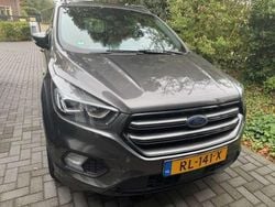 Bruin Gebruikt 2018 Ford Kuga ST-Line SUV | € 16.500 (Eerlijke prijs)