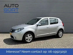Grijs, metallic lak Gebruikt 2011 Dacia Sandero Hatchback | € 3.750 (Eerlijke prijs)