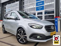 Zilver Gebruikt 2022 Mercedes T180 MPV | € 30.545