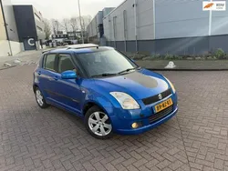 Blauw, metallic lak Gebruikt 2005 Suzuki Swift GLS Hatchback | € 1.950 (Eerlijke prijs)