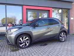 Groen Gebruikt 2023 Toyota Aygo Envy Hatchback | € 15.950 (Eerlijke prijs)