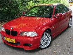 Rood, metallic lak Gebruikt 2002 BMW 320 Executive Coupé | € 16.950