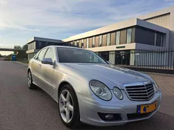 Zilver Gebruikt 2007 Mercedes E200 Sedan | € 7.999 (Goede deal)