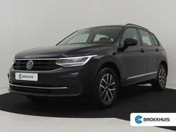 Zwart Gebruikt 2022 VW Tiguan Life SUV | € 29.395 (Super prijs)