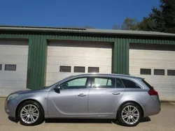 Grijs, metallic lak Gebruikt 2009 Opel Insignia Business Stationwagen | € 4.250 (Duur)