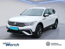 Wit Gebruikt 2023 VW Tiguan Life SUV | € 37.039 (Eerlijke prijs)