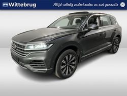 Grijs Gebruikt 2021 VW Touareg Elegance SUV | € 49.950 (Goede deal)