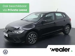 Zwart Gebruikt 2022 VW Polo Life Hatchback | € 19.840 (Eerlijke prijs)