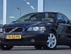 Blauw, metallic lak Gebruikt 2001 Volvo S60 Sedan | € 2.144 (Iets duurder)