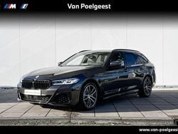 Grijs Gebruikt 2023 BMW 530e M Sport Stationwagen | € 45.900 (Eerlijke prijs)