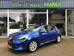 Blauw, metallic lak Gebruikt 2021 Renault Clio V Intens Hatchback | € 17.500 (Eerlijke prijs)