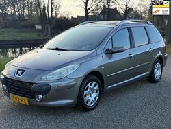 Grijs Gebruikt 2005 Peugeot 307 Stationwagen | € 995 (Eerlijke prijs)