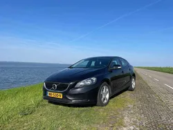 Zwart Gebruikt 2017 Volvo V40 Stationwagen | € 6.745 (Goede deal)