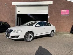 Wit, metallic lak Gebruikt 2008 VW Passat Comfortline Sedan | € 3.499 (Eerlijke prijs)