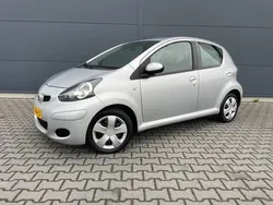 Grijs Gebruikt 2011 Toyota Aygo Comfort Hatchback | € 5.680 (Duur)