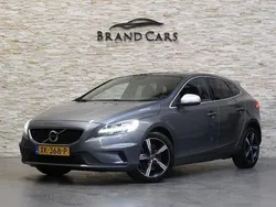 Grijs, metallic lak Gebruikt 2019 Volvo V40 R-Design Stationwagen | € 17.999 (Goede deal)
