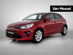 Rood Gebruikt 2022 Kia Rio Hatchback | € 17.400 (Eerlijke prijs)