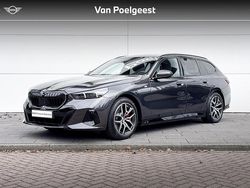 Sophistograu brillianteffect metallic (grijs metallic) Gebruikt 2025 BMW 520 Performance Stationwagen | € 61.900 (Iets duurder)