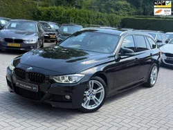 Zwart, metallic lak Gebruikt 2013 BMW 320 Executive Stationwagen | € 12.950 (Duur)