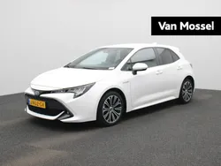 Wit Gebruikt 2020 Toyota Corolla Business Edition Hatchback | € 18.400 (Eerlijke prijs)