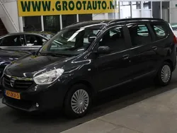 Grijs Gebruikt 2012 Dacia Lodgy Lauréate MPV | € 6.944 (Eerlijke prijs)