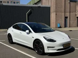 Gebruikt 2019 Tesla Model 3 Sedan | € 20.800 (Eerlijke prijs)
