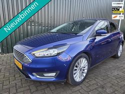 Blauw (metallic) Gebruikt 2015 Ford Focus Titanium Hatchback | € 9.990 (Goede deal)