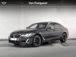 Grijs Gebruikt 2023 BMW 545e Comfort Edition Sedan | € 61.900 (Goede deal)