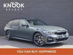 Grijs, metallic lak Gebruikt 2020 BMW 320 Executive Stationwagen | € 29.950 (Iets duurder)