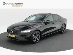 Zwart Gebruikt 2022 Volvo S60 R-Design Sedan | € 38.850 (Eerlijke prijs)