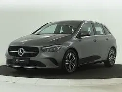 787 berggrijs metaalkleur metallic Gebruikt 2025 Mercedes 180 Edition Sedan | € 41.945