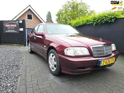 Rood, metallic lak Gebruikt 1998 Mercedes C180 Classic Sedan | € 5.499