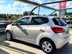 Bruin Gebruikt 2011 Kia Venga Hatchback | € 3.200