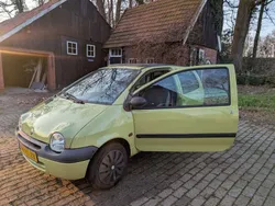Geel Gebruikt 2001 Renault Twingo Authentique Hatchback | € 750 (Eerlijke prijs)