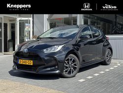 Zwart Gebruikt 2023 Toyota Yaris Hybrid Hatchback | € 21.750 (Eerlijke prijs)