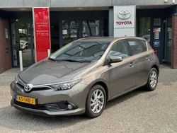 Grijs Gebruikt 2016 Toyota Auris Hatchback | € 12.400 (Goede deal)
