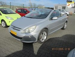Grijs (metallic) Gebruikt 2004 Peugeot 307 CC Cabriolet | € 2.499 (Goede deal)