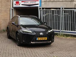 Zwart Gebruikt 2019 Lexus UX 250h Sport Line SUV | € 25.499 (Goede deal)