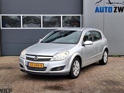 Grijs Gebruikt 2009 Opel Astra Cosmo Hatchback | € 3.950 (Eerlijke prijs)