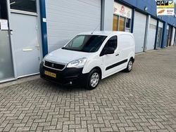 Wit Gebruikt 2017 Peugeot Partner Premium Van | € 5.250 (Eerlijke prijs)