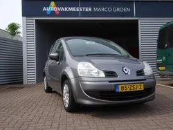 Grijs Gebruikt 2011 Renault Modus Night&Day MPV | € 6.350 (Iets duurder)
