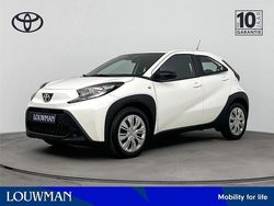 Wit Gebruikt 2024 Toyota Aygo X Play SUV | € 19.945