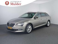 Beige, metallic lak Gebruikt 2017 Skoda Superb Business Line Stationwagen | € 19.945 (Goede deal)